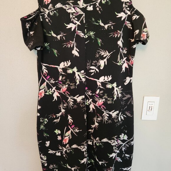 Dress - Picture 3 of 5